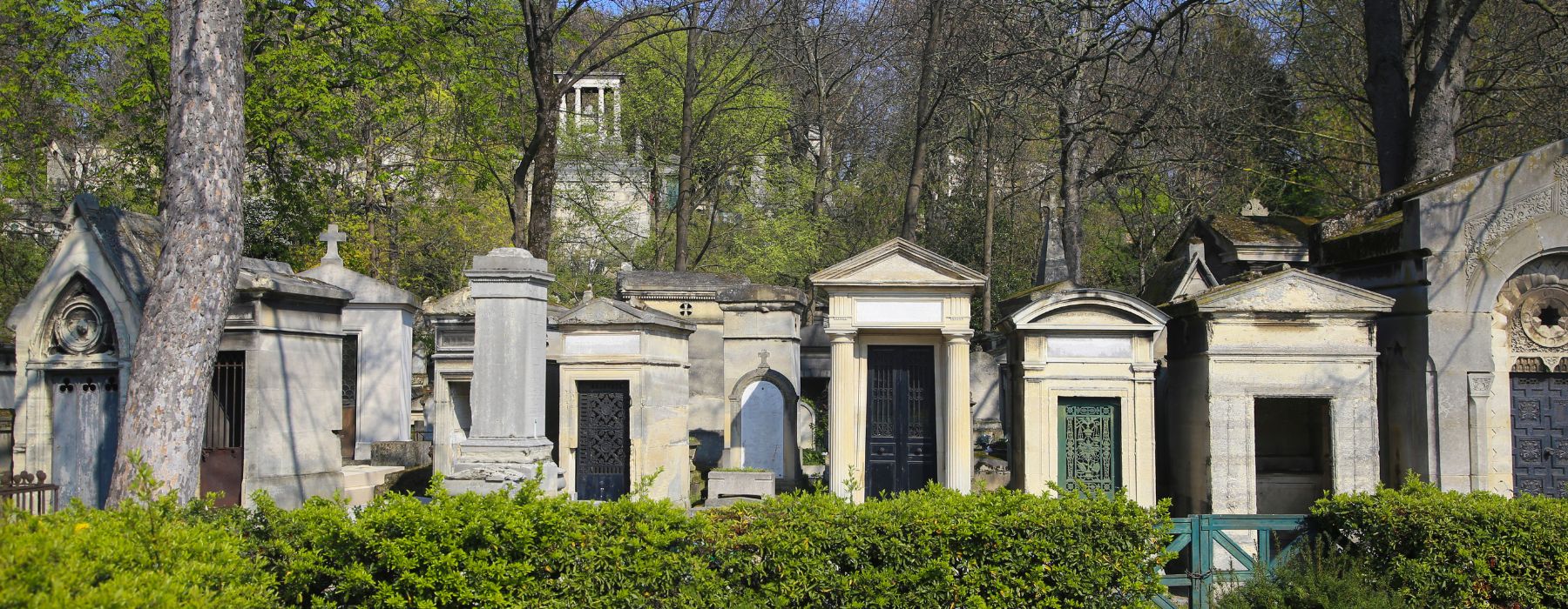 PERE LACHAISE CIMETIERE